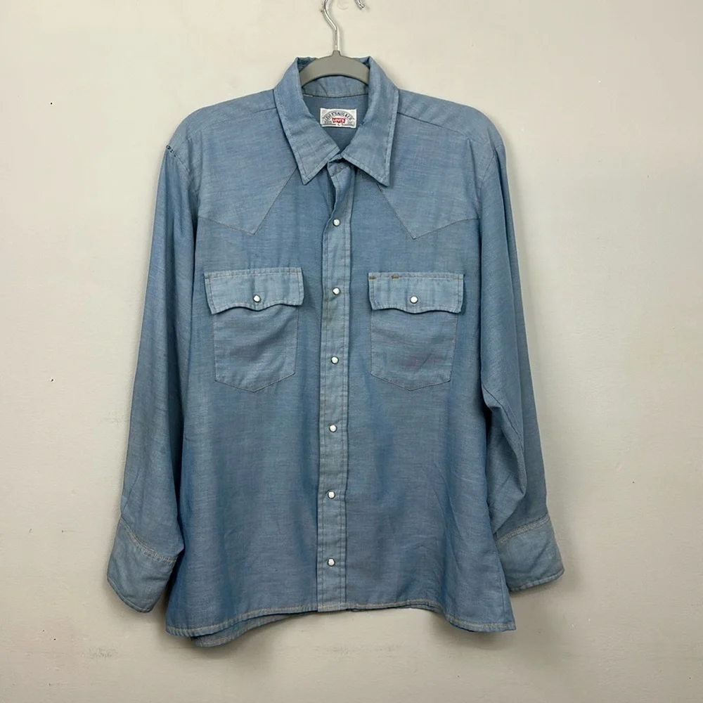Vintage Levi’s Western Snap Pearl Button Denim Colored Shirt Sz L